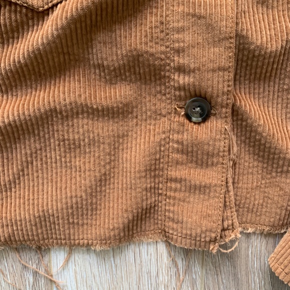 American Eagle Brown/Tan Corduroy Cropped Button Down Shirt with Raw Hem - XS/S - Picture 4 of 7